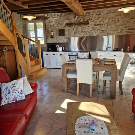 En Pierre A Avec Terrasse - Fr-1-489-567 * Charroux-d'Allier