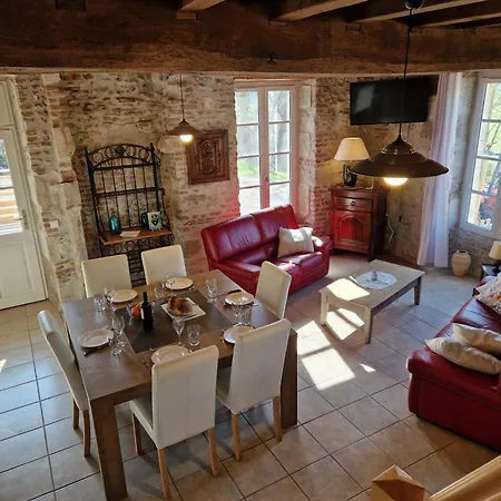 De Charme A Avec Piscine, Terrasse Et Confort Inclus - Fr-1-489-567 * Charroux-d'Allier